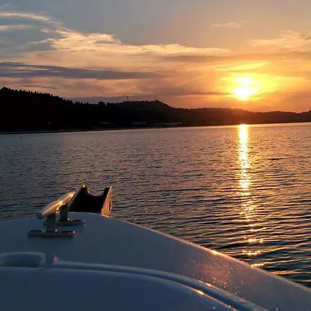 Nefeli Seaside Apartmán *