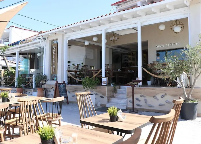 Nefeli Seaside Elegant Near The 아파트 *