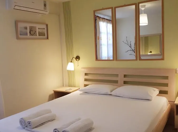 Nefeli Seaside Apartment Elegant Stay Near The Beach