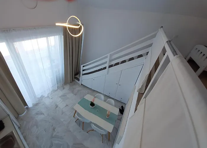 Nefeli Seaside Apartment Elegant Stay Near The Beach * פוליכרונו