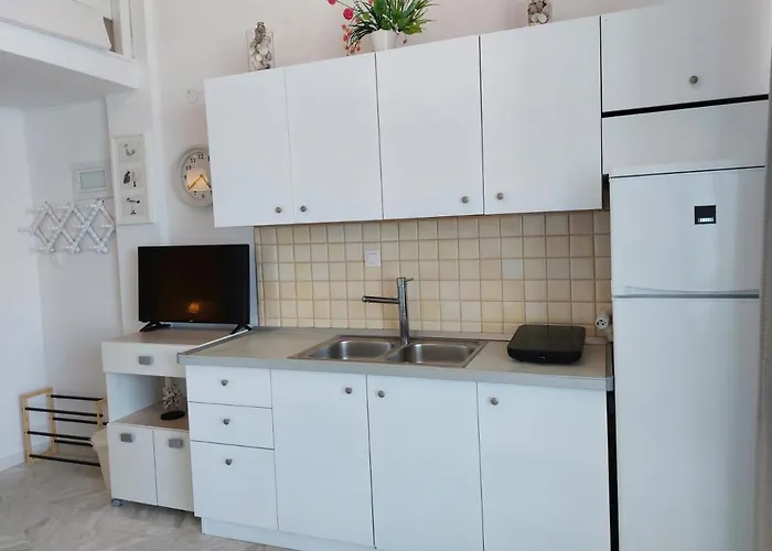 Nefeli Seaside Apartment Elegant Stay Near The Beach פוליכרונו