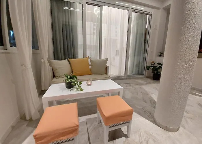 Nefeli Seaside Apartment Elegant Stay Near The Beach *