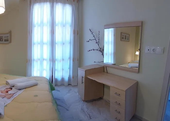 아파트 Nefeli Seaside Elegant Near The