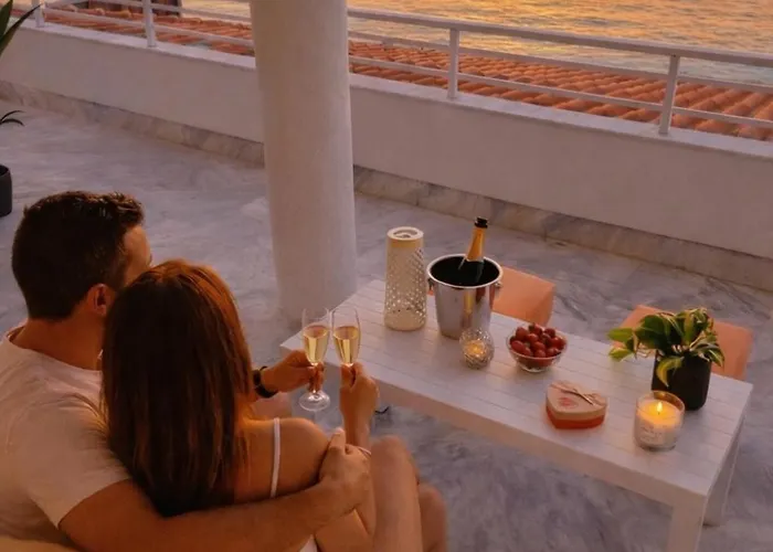 Nefeli Seaside Elegant Near The 아파트 *