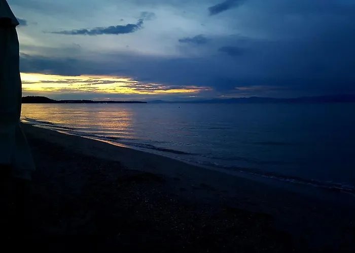 Nefeli Seaside Apartment Elegant Stay Near The Beach דירה פוליכרונו