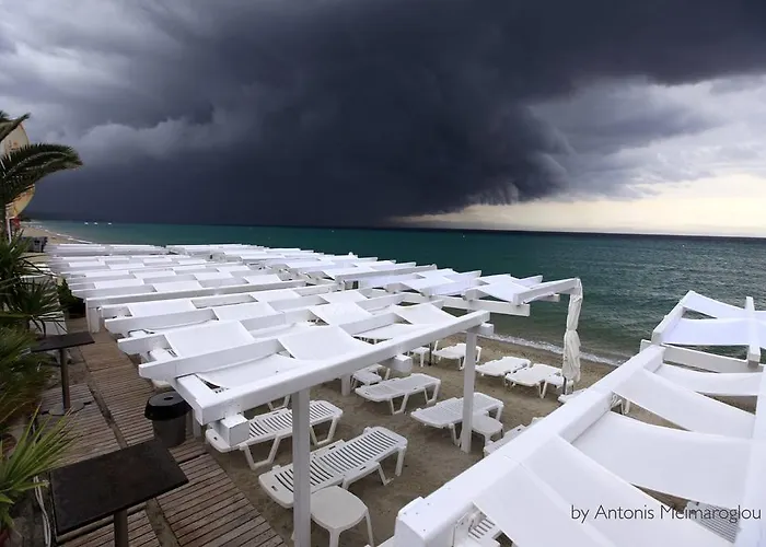 Nefeli Seaside Apartment Elegant Stay Near The Beach