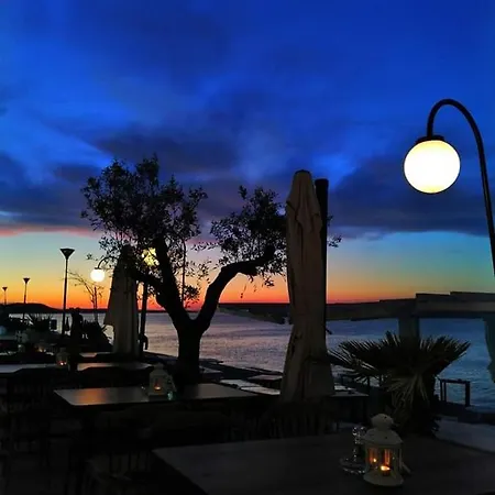 شقة Nefeli Seaside Elegant Near The بوليخرونو