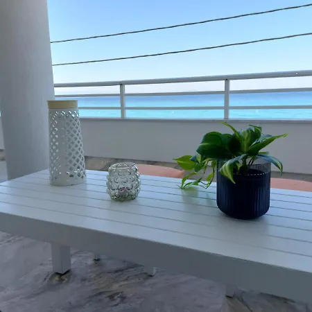 Nefeli Seaside Apartament *