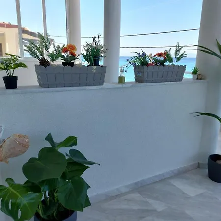Nefeli Seaside Elegant Near The شقة *
