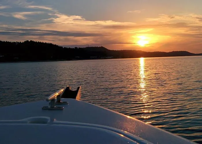 Nefeli Seaside Elegant Near The Apartamento *